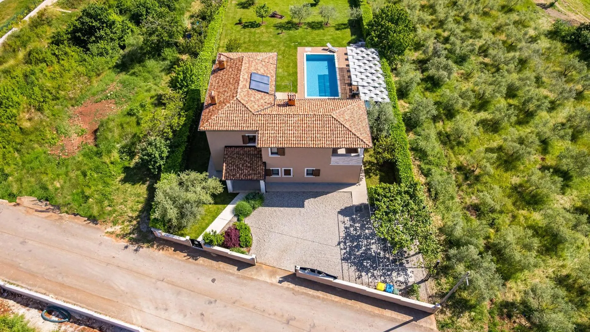 Villa Roza In Central Istria With Whirlpool And Playground For Kids - Pet Friendly Tinjan Kroatië