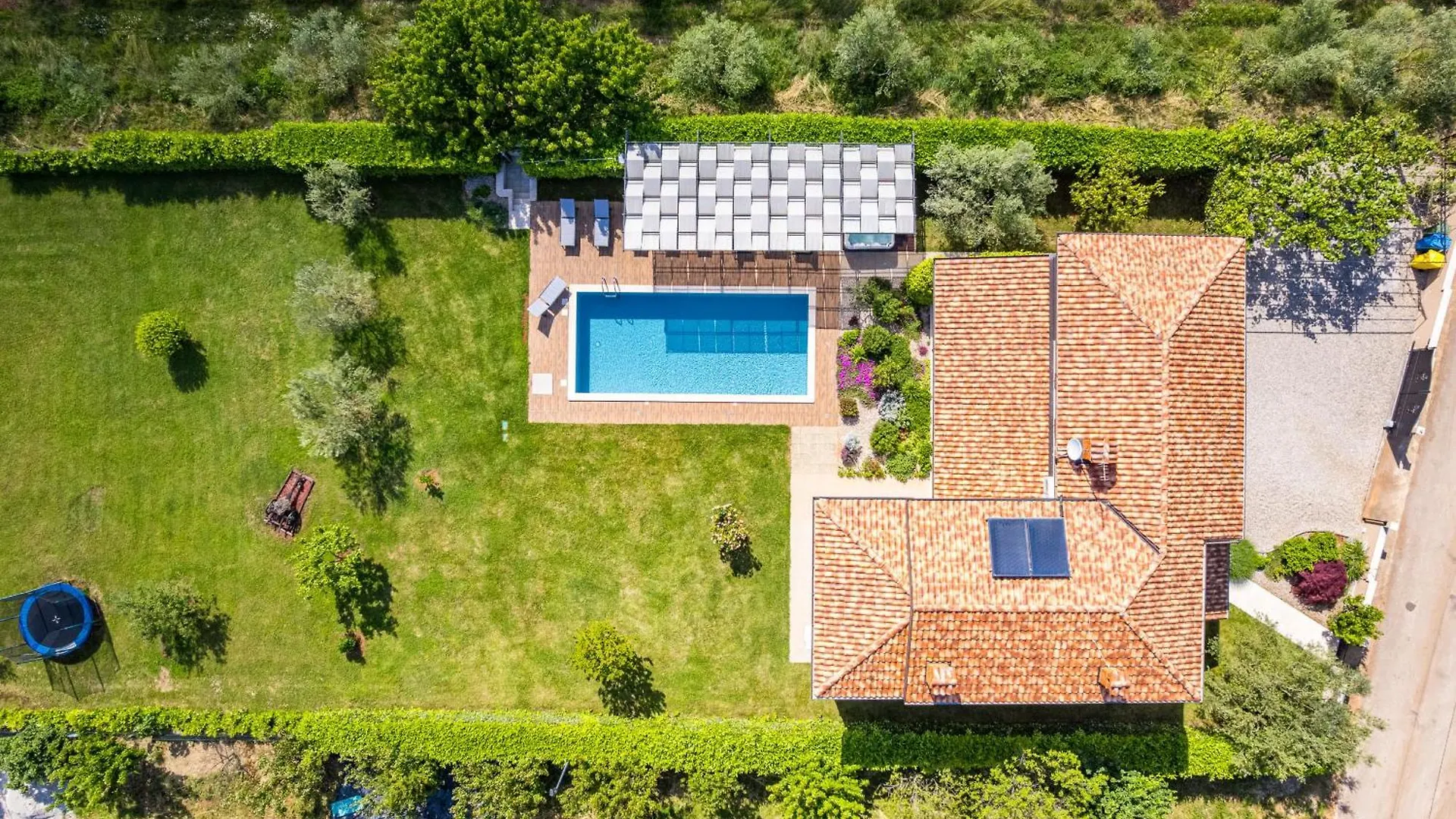Villa Roza In Central Istria With Whirlpool And Playground For Kids - Pet Friendly Tinjan