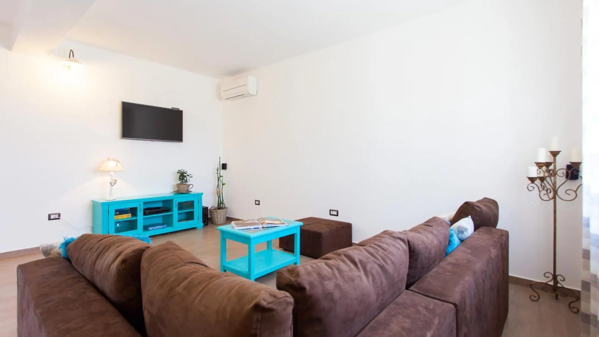 Villa Roza In Central Istria With Whirlpool And Playground For Kids - Pet Friendly Tinjan