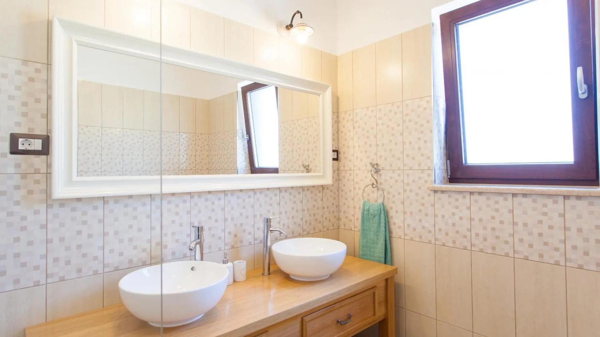 Villa Roza In Central Istria With Whirlpool And Playground For Kids - Pet Friendly Tinjan 0*,